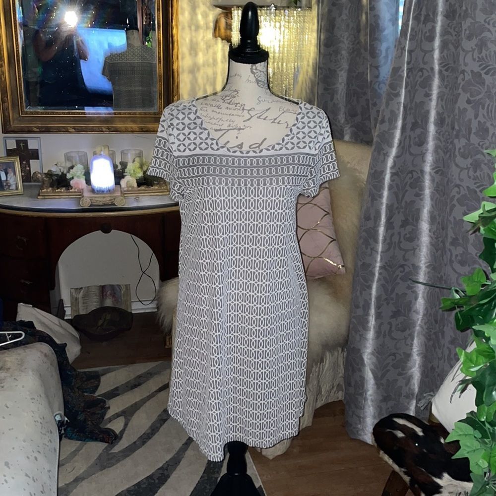 Sophie Max Gray & White Dress